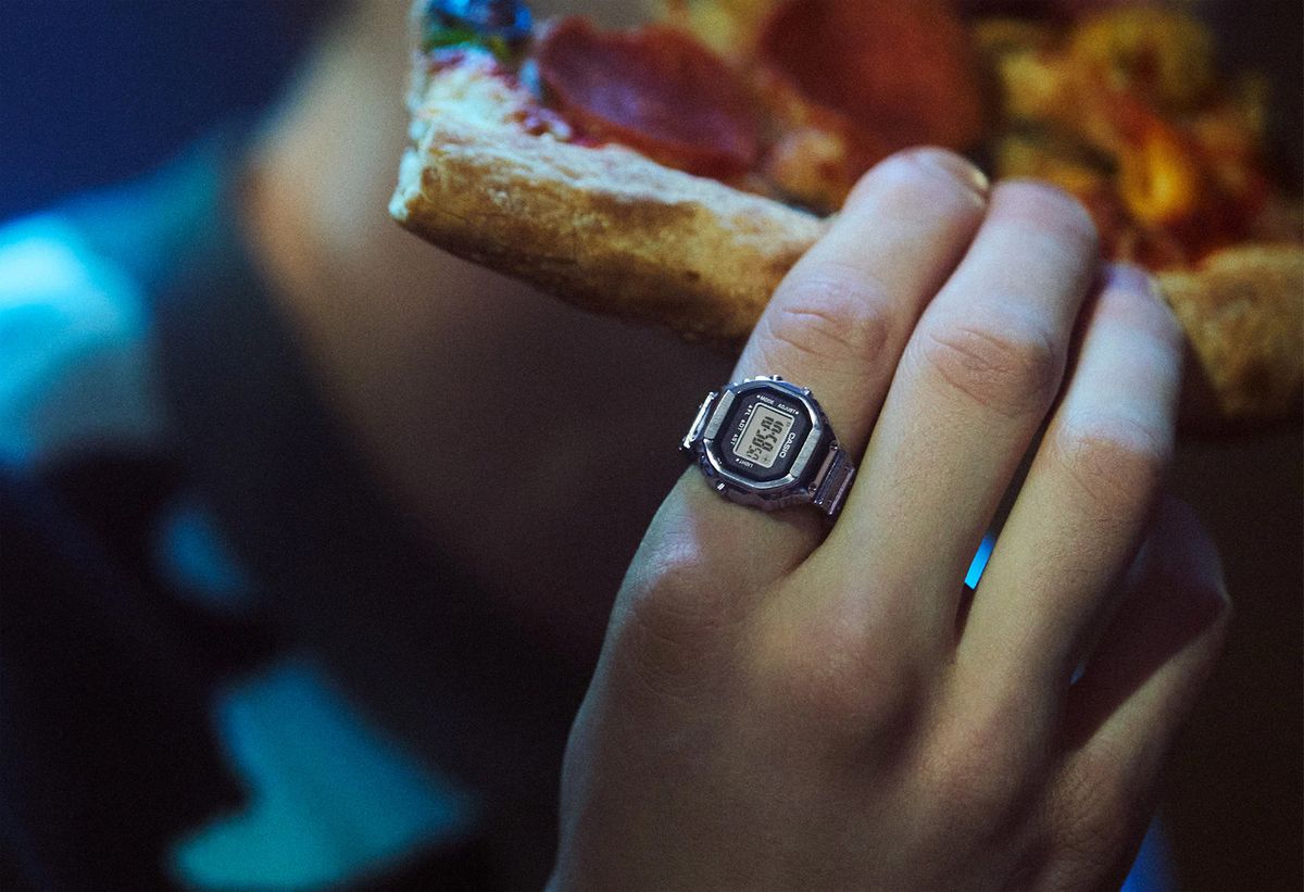 작고 슬림한 디자인임에도 다양한 기능을 탑재한 카시오의 링 워치 | 이미지 출처: 카시오