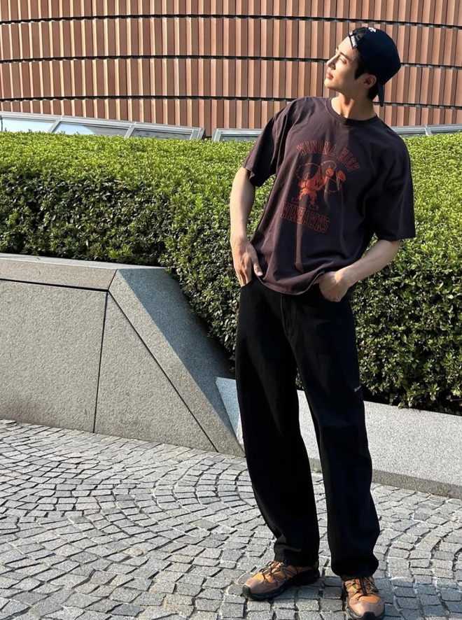 문짝남 변우석의 사복 패션. / 사진 출처: @byeonwooseok