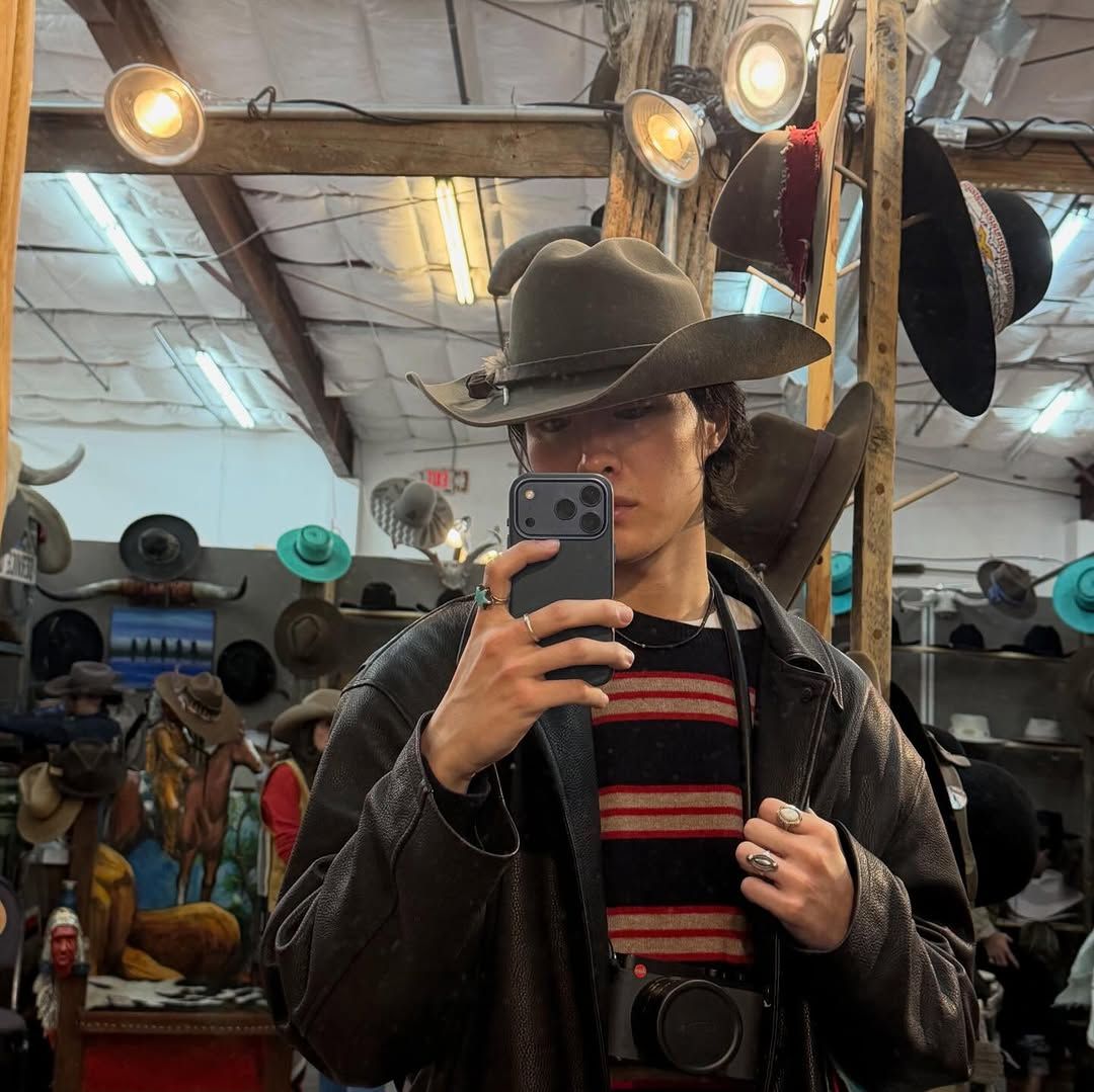 웨스턴 무드의 아이템을 자주 활용하는 이종원 / 이미지 출처: 인스타그램 @wonjong_