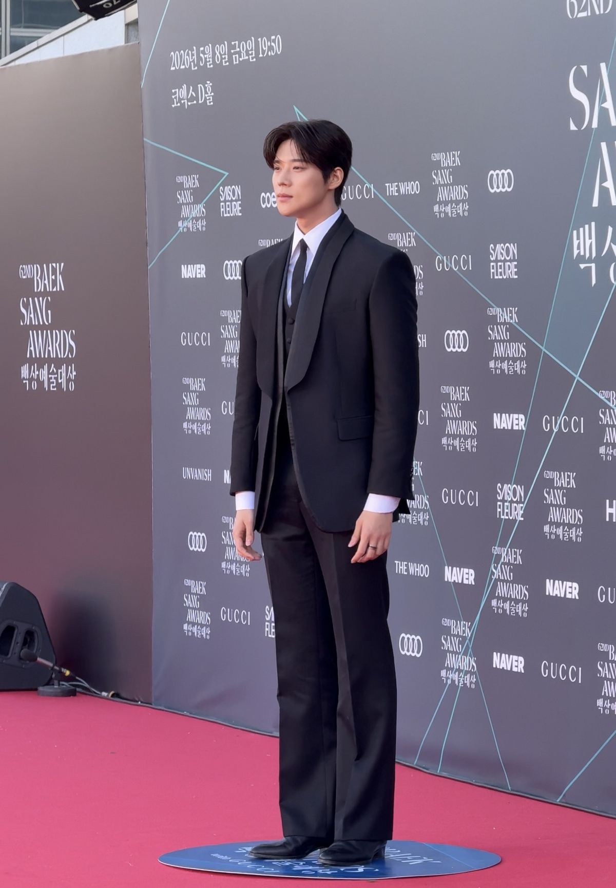 문짝남의 압도적인 자태 / 이미지 출처: 에스콰이어