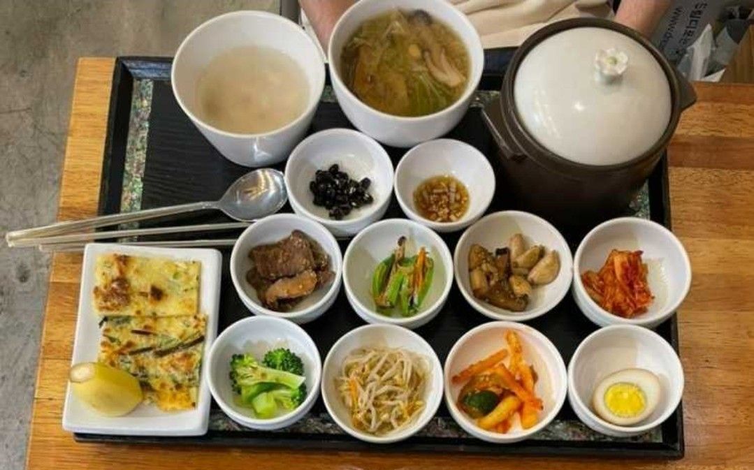 채소 위주의 반찬 구성으로 많이 먹어도 더부룩하지 않은 ‘요일정식’. / 출처: 일상 네이버지도 업체 등록