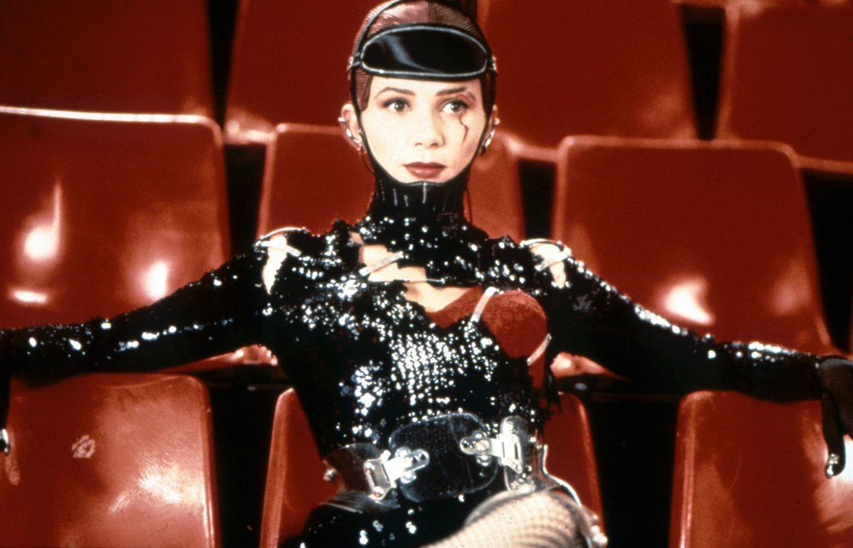 <키카(1993)> 속 등장하는 장 폴 고티에가 디자인한 바디수트 / 이미지 출처: Pedro Almodovar, MUBI