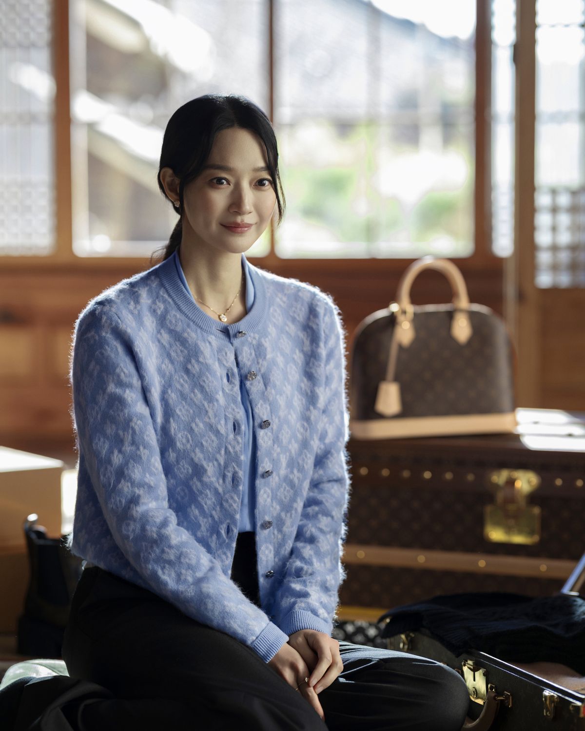 루이 비통 모노그램 탄생 130주년 기념 ‘Spirit of Travel’ 프로젝트에 함께한 신민아.