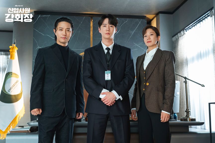 김순옥 작가는 크리에이터로서 제작 과정에 깊게 참여하며 작품의 방향을 잡아갔다. / 출처: tvN