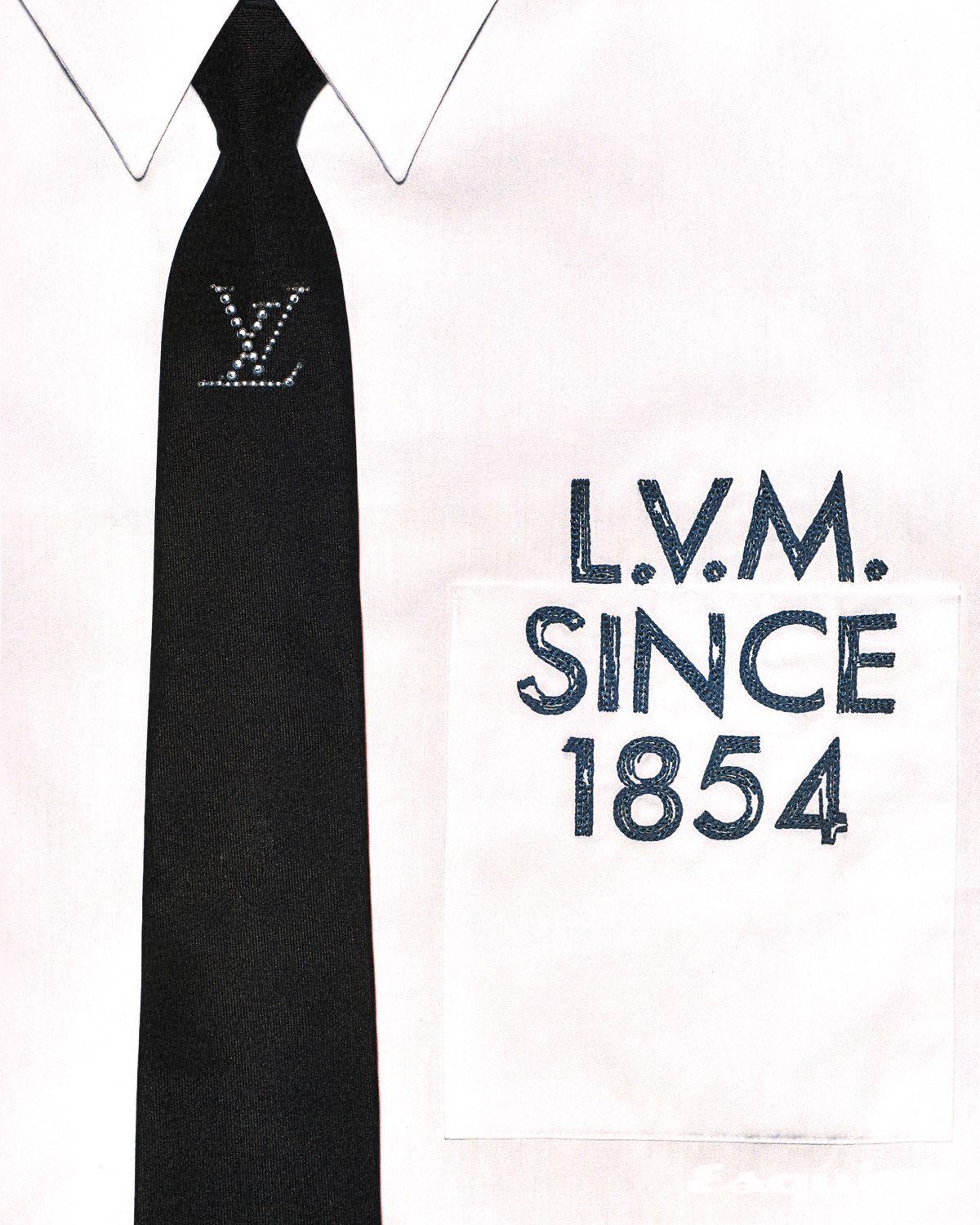 LV 레거시 프린티드 테크 셔츠, LV 펄스 타이 모두 루이 비통.