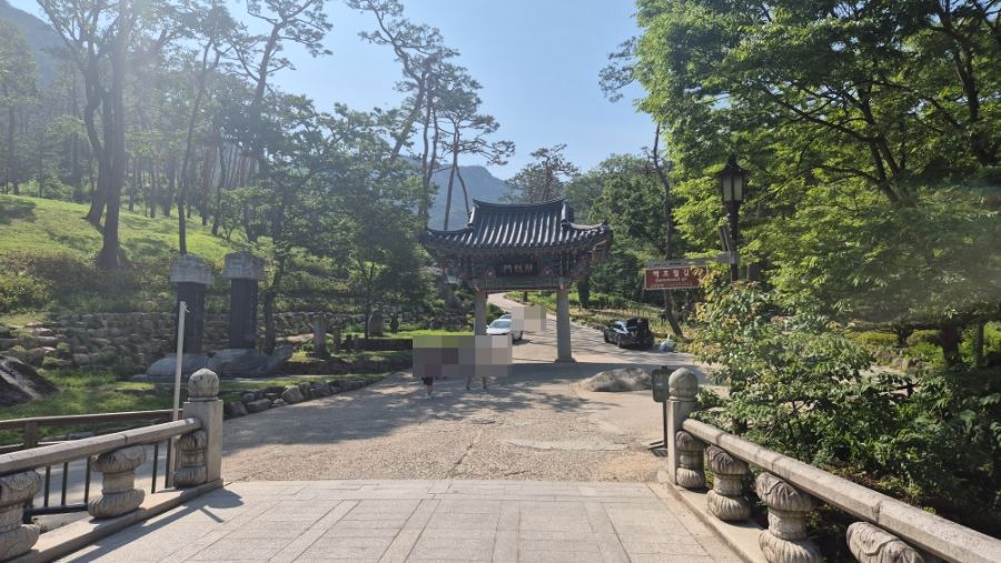 산행 전후 들르기 좋은 고즈넉한 진관사 풍경 / 이미지 출처: 필자 촬영