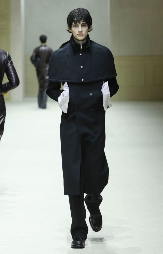 엔하이픈 선우가 착용한 프라다 2026 F/W 맨즈 컬렉션 LOOK 51 / 이미지 출처: 프라다 홈페이지