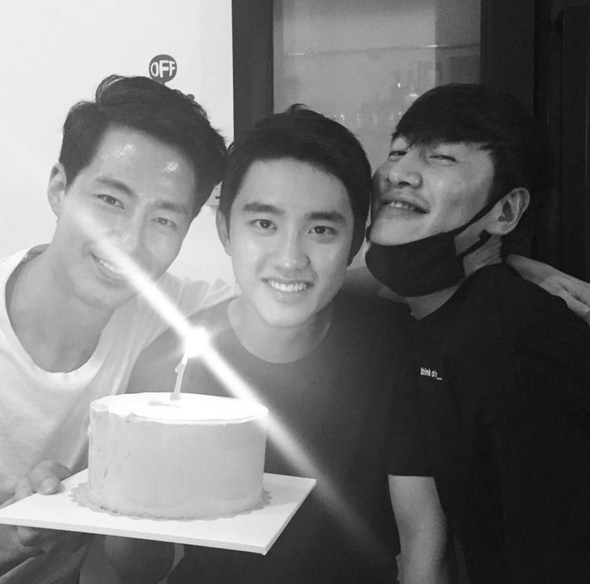 조인성과 이광수, 도경수는 2014년 <괜찮아, 사랑이야>를 통해 연을 맺었다. / 출처: 이광수 인스타그램(@masijacoke850714)