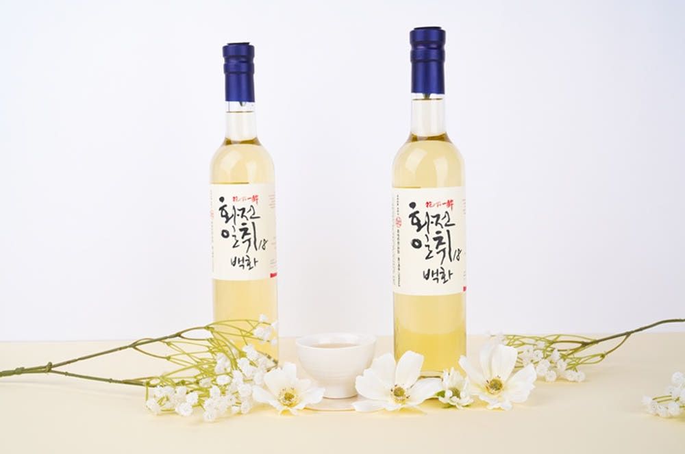 꽃의 부케와 조청 같은 질감을 한 병에 담은 화전일취 백화 18 / 이미지 출처: 화전일취 공식 인스타그램