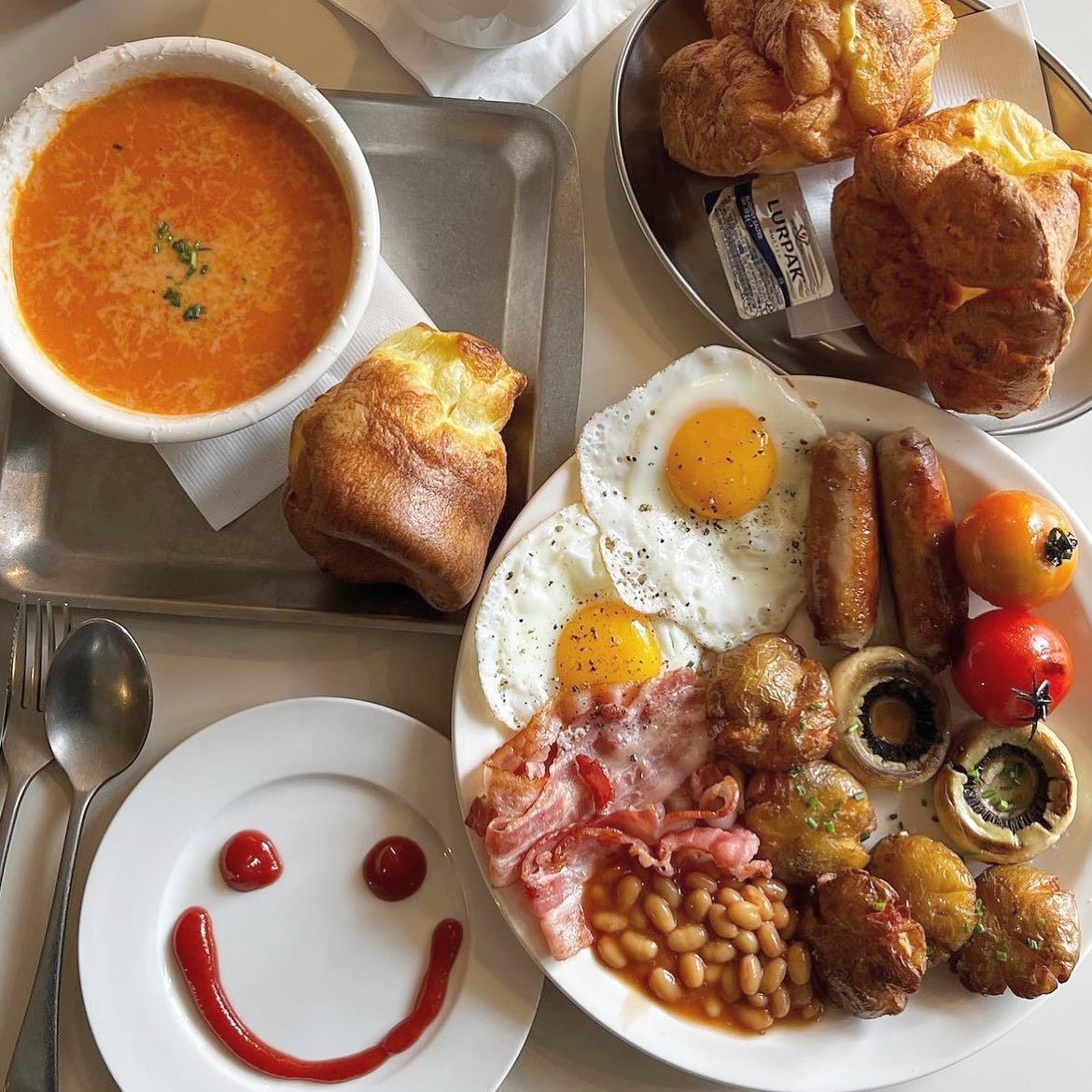 양재천 인근에 자리한 풀몬티. 이미지 출처 : 인스타그램 @fullmonty.seoul