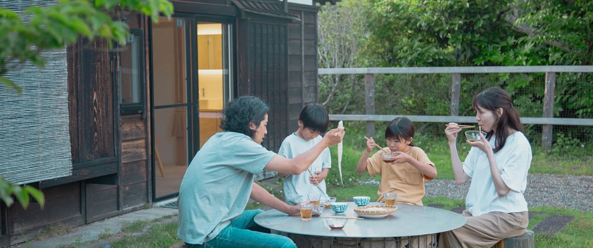 정원에서 재배한 채소를 활용한 식사가 여행의 경험을 완성합니다.