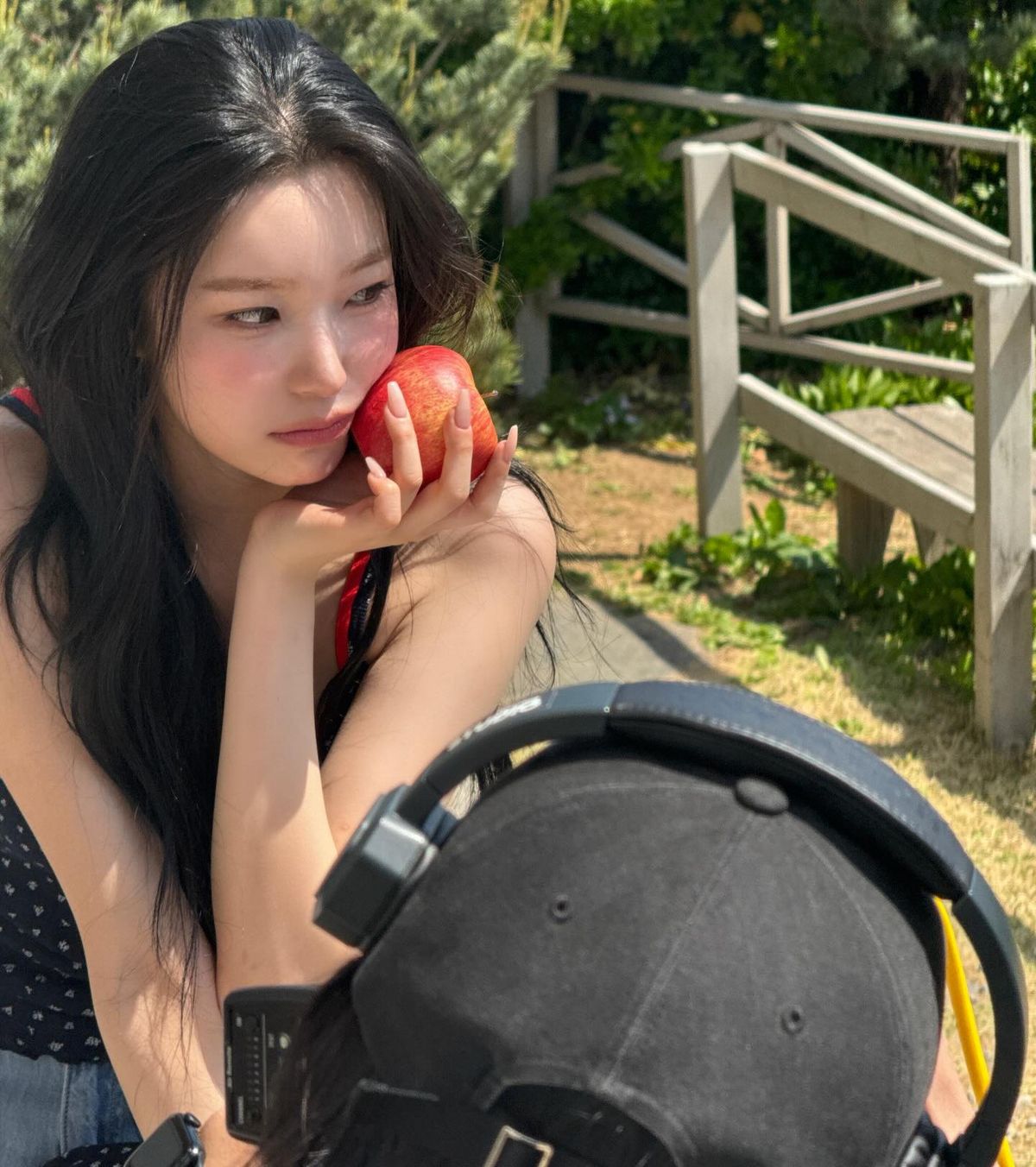 백지헌이 연출한 투명한 시럽 네일. / 이미지 출처: 프로미스나인 백지헌 공식 인스타그램