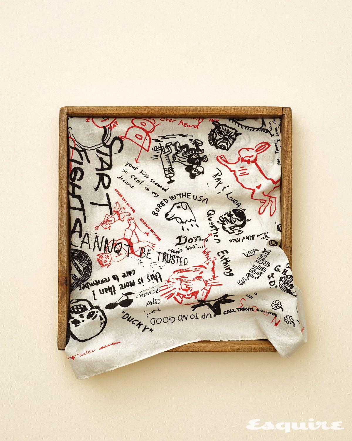 빈티지 무드의 아트워크 프린팅으로 완성한 코튼 스카프 56x56cm/7만5000원 이모젠 앤 윌리 by 바버샵.