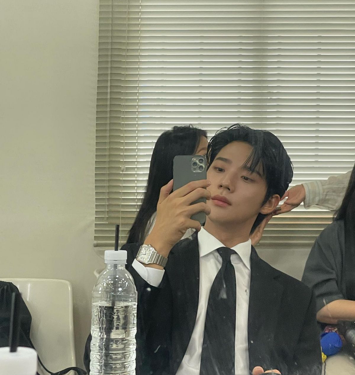 문상민이 착용한 산토스 드 까르띠에 워치 / 이미지 출처: 인스타그램 @_sangmxn_