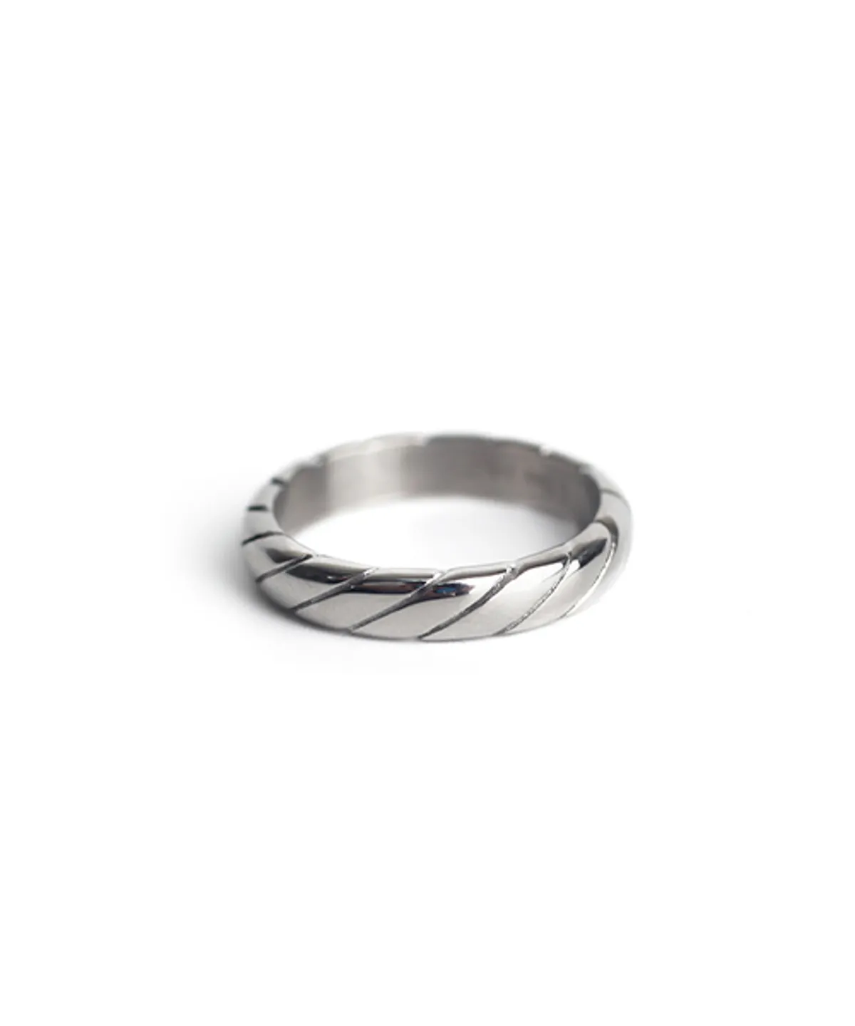 Twist texture ring