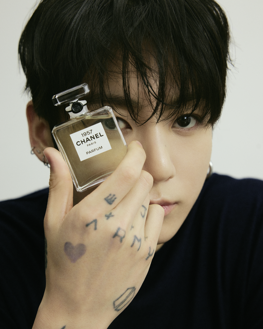 캠페인에서 정국이 가장 깊이 있게 풀어낸 향수 '1957' / 이미지 출처: CHANEL