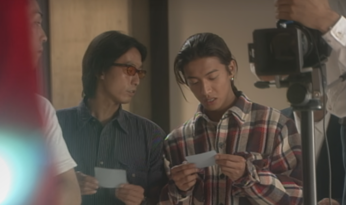 <러브 제너레이션>에서 기무라 타쿠야가 착용해 화제가 된 베이프 CPO 블록 체크 셔츠 / 이미지 출처: 넷플릭스