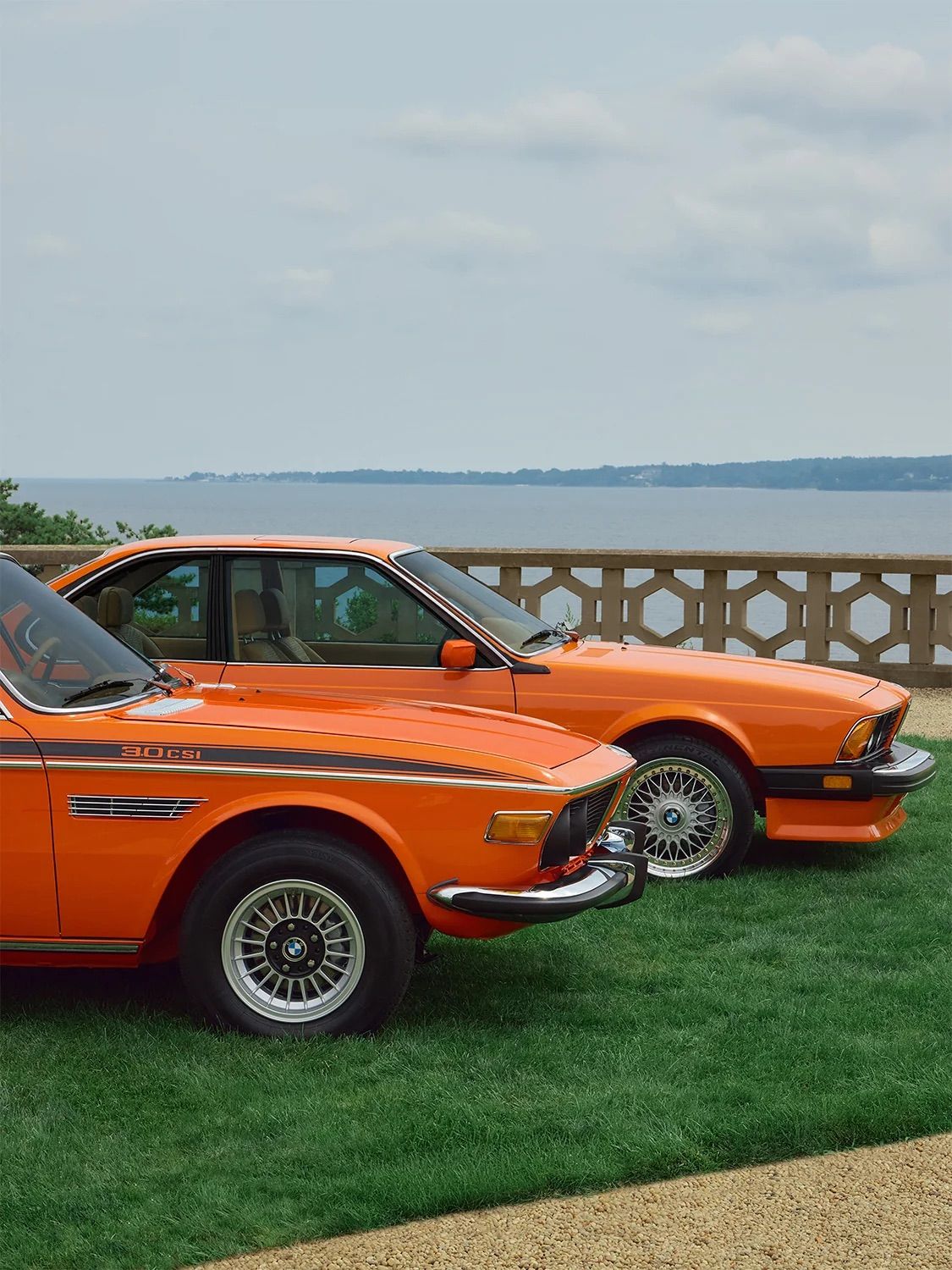 두 세대의 BMW 그랜드 투어러, 1972년식 3.0 CSi와 1987년식 M6 / 이미지 출처: Kith (키스)