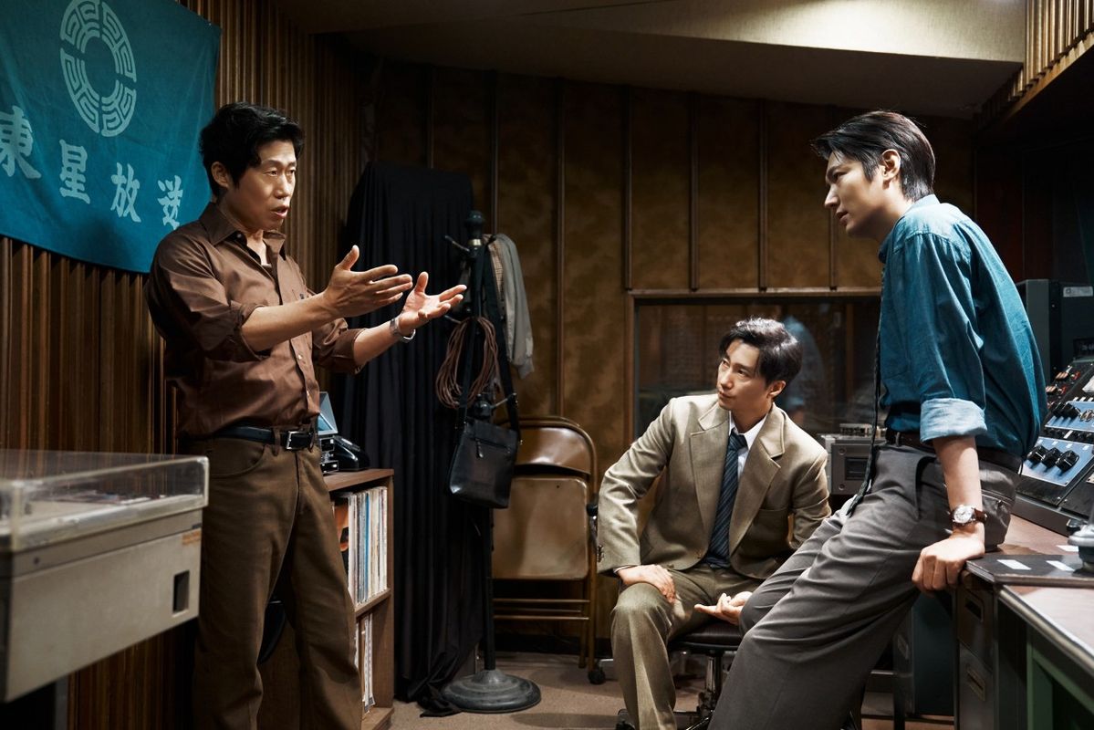 이1974년 영부인 저격 사건을 둘러싼 추적 <암살자(들)> / 이미지 출처: 네이버 영화