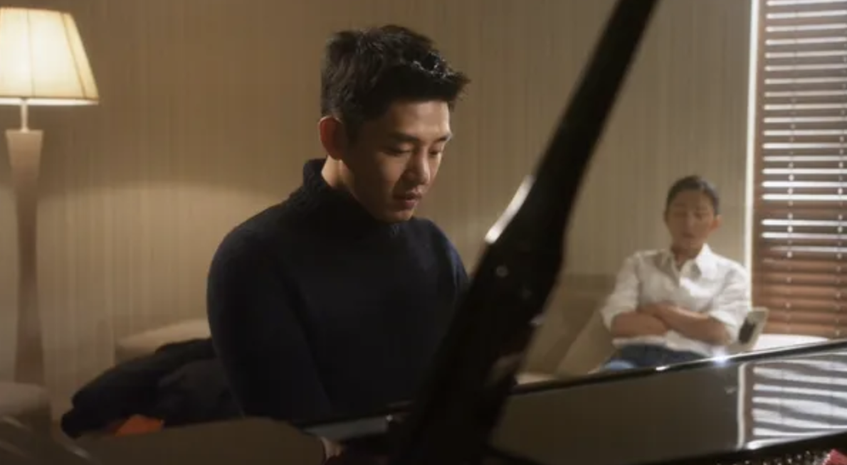 파격적인 불륜 설정과 함께 예술계의 이중성을 그려낸 드라마 <밀회> / 이미지 출처: 티빙