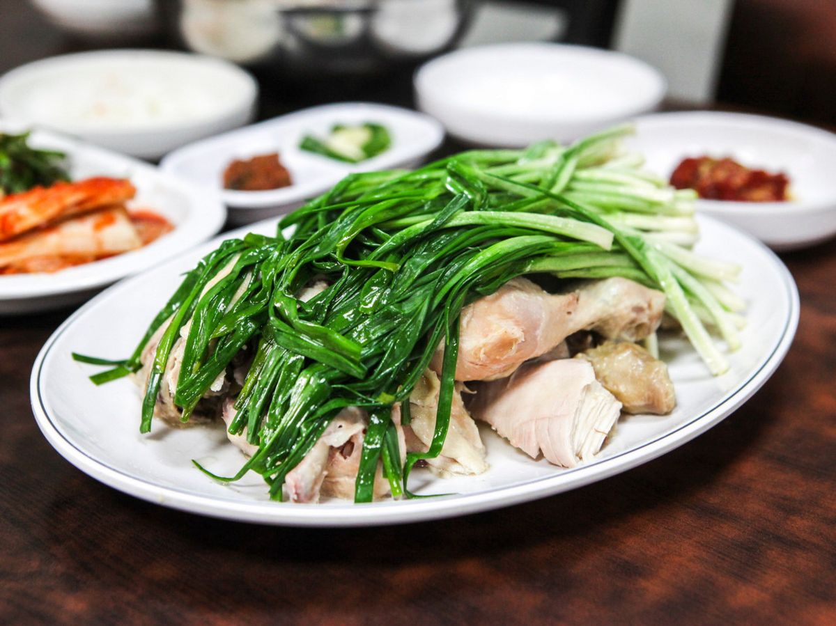 이북식 찜닭과 막국수를 즐길 수 있는 만포막국수 / 이미지 출처: 네이버 지도 업체 제공
