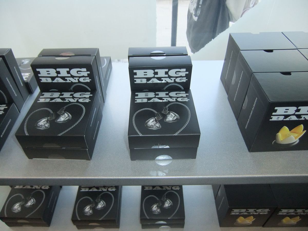 BIGBANG IN-EAR EARPHONES / 이미지 출처: 에스콰이어