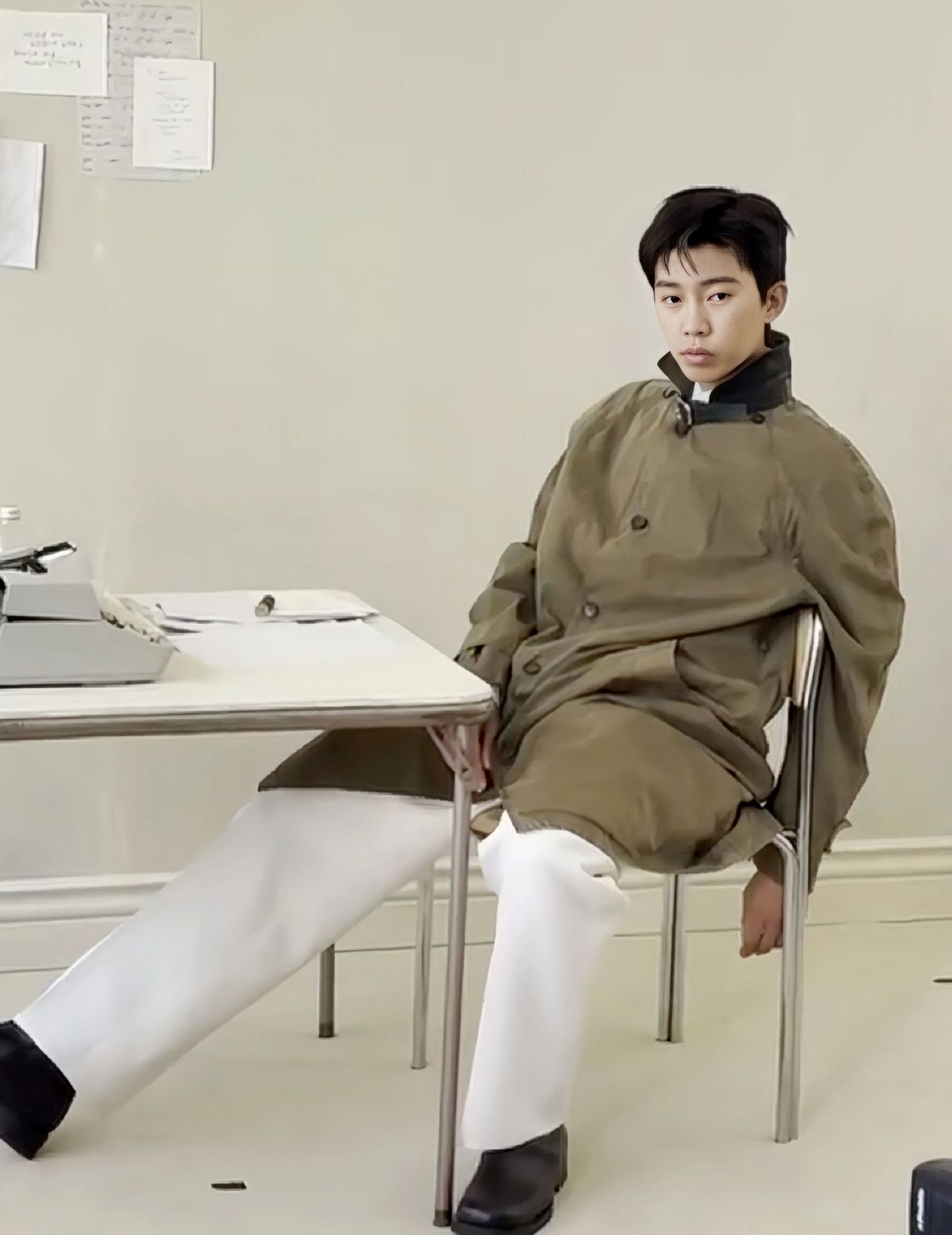 촬영 중인 임영웅, 인간 임영웅 캡처 / 이미지 출처: 에스콰이어