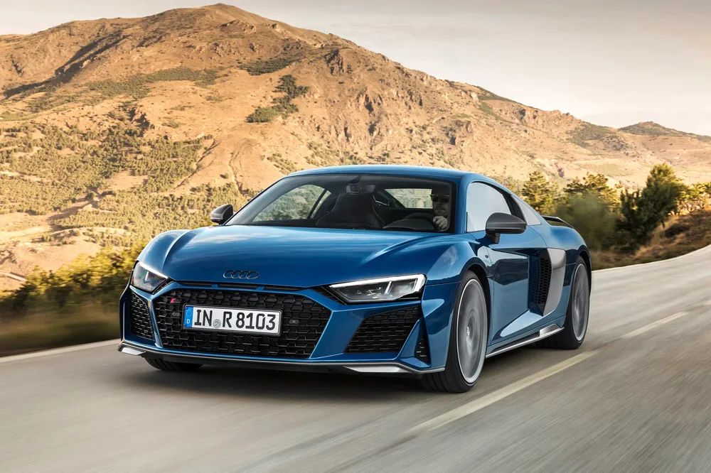 5.2L V10 자연흡기 엔진과 콰트로 4륜구동 시스템, 그리고 아우디 스페이스 프레임 알루미늄 차체를 갖춘 미드십 슈퍼카 / 이미지 출처: Audi