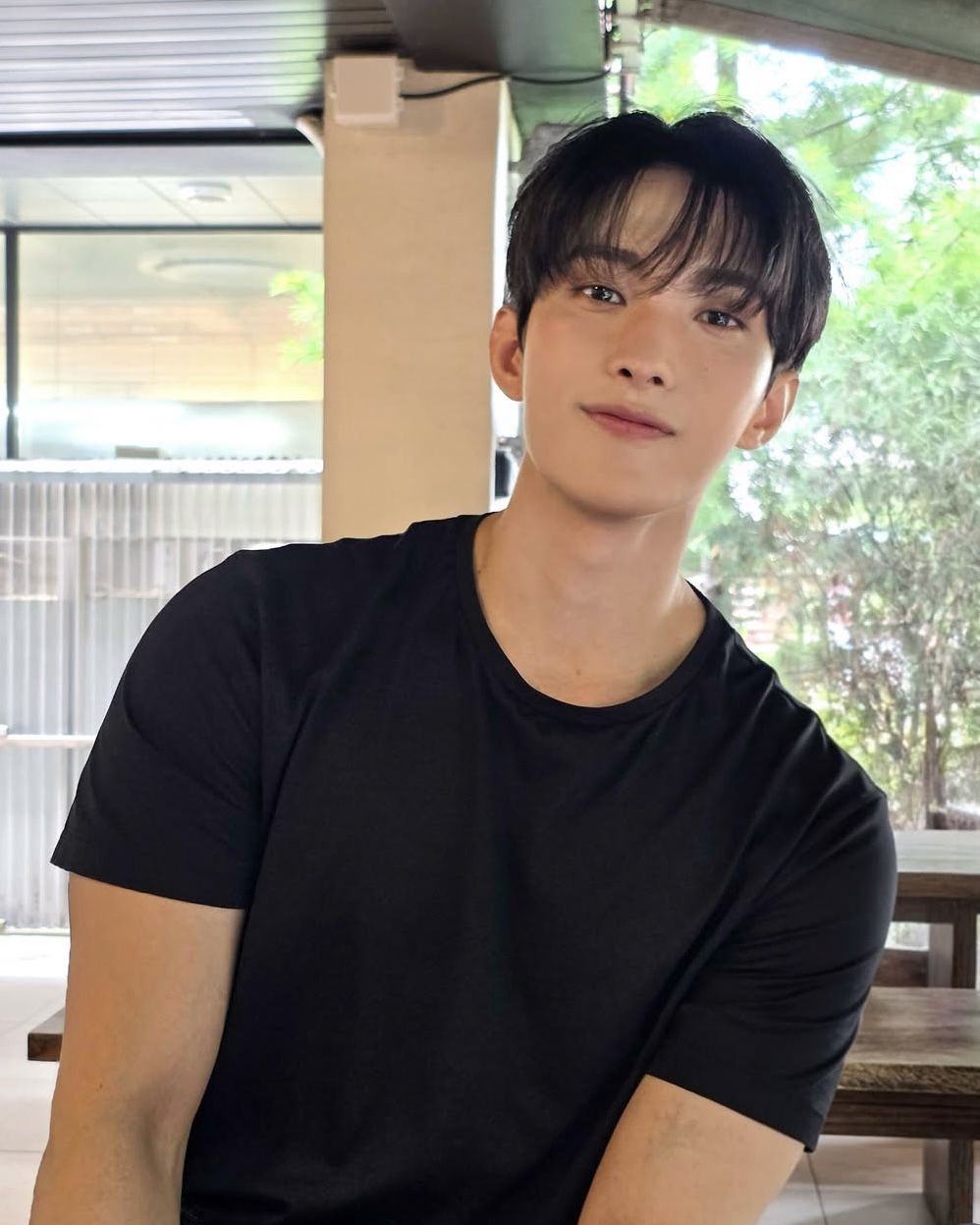 여름날의 여유로운 일상을 공유한 세븐틴 도겸. / 이미지 출처: 도겸 인스타그램 