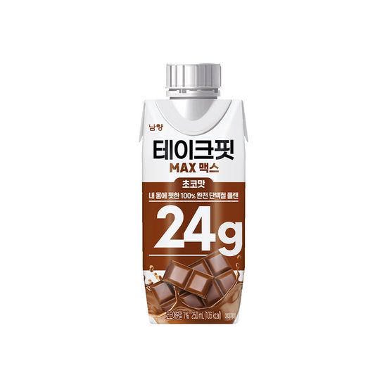 테이크핏 맥스24G: 250mL 한 팩에 단백질 24g을 담은 파우더를 덜고 물에 타는 과정 없이 바로 마실 수 있습니다. / 이미지 출처: 테이크핏