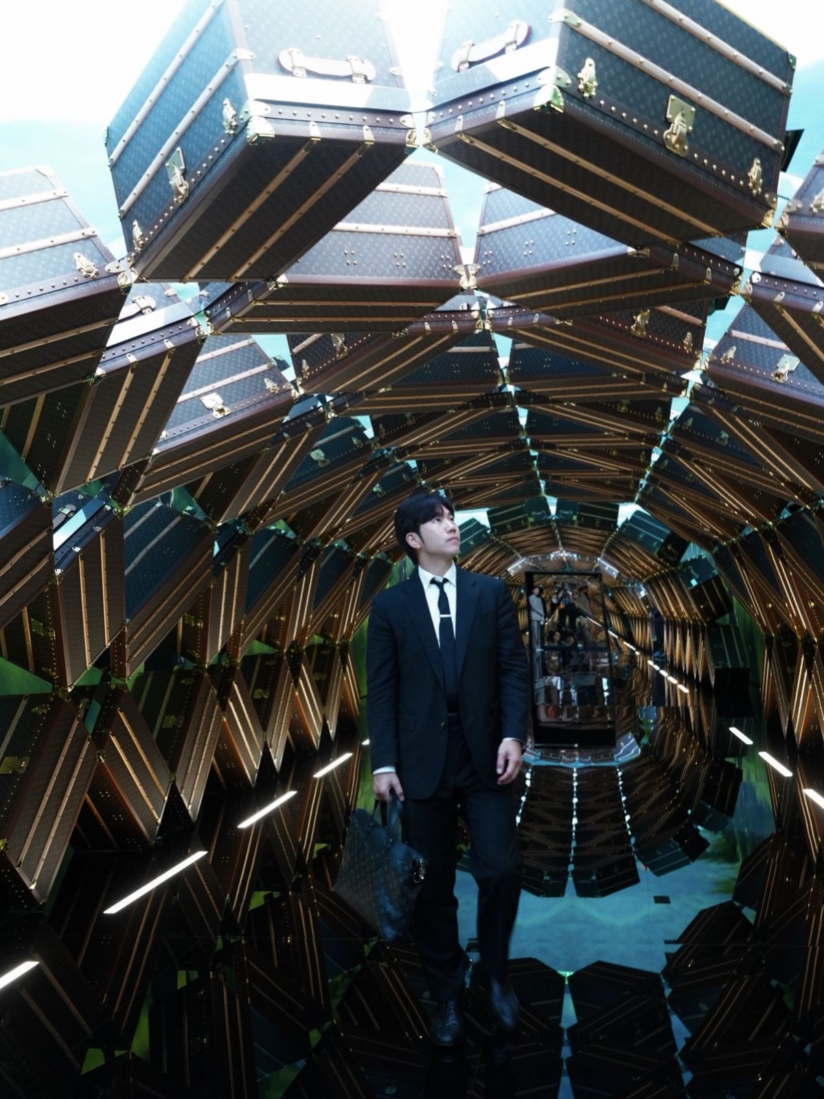 루이 비통의 여행과 패션, 장인정신의 역사를 공간으로 풀어낸 ‘비저너리 저니(Visionary Journeys)’ 전시 / 이미지 출처: 인스타그램@maestrohsw