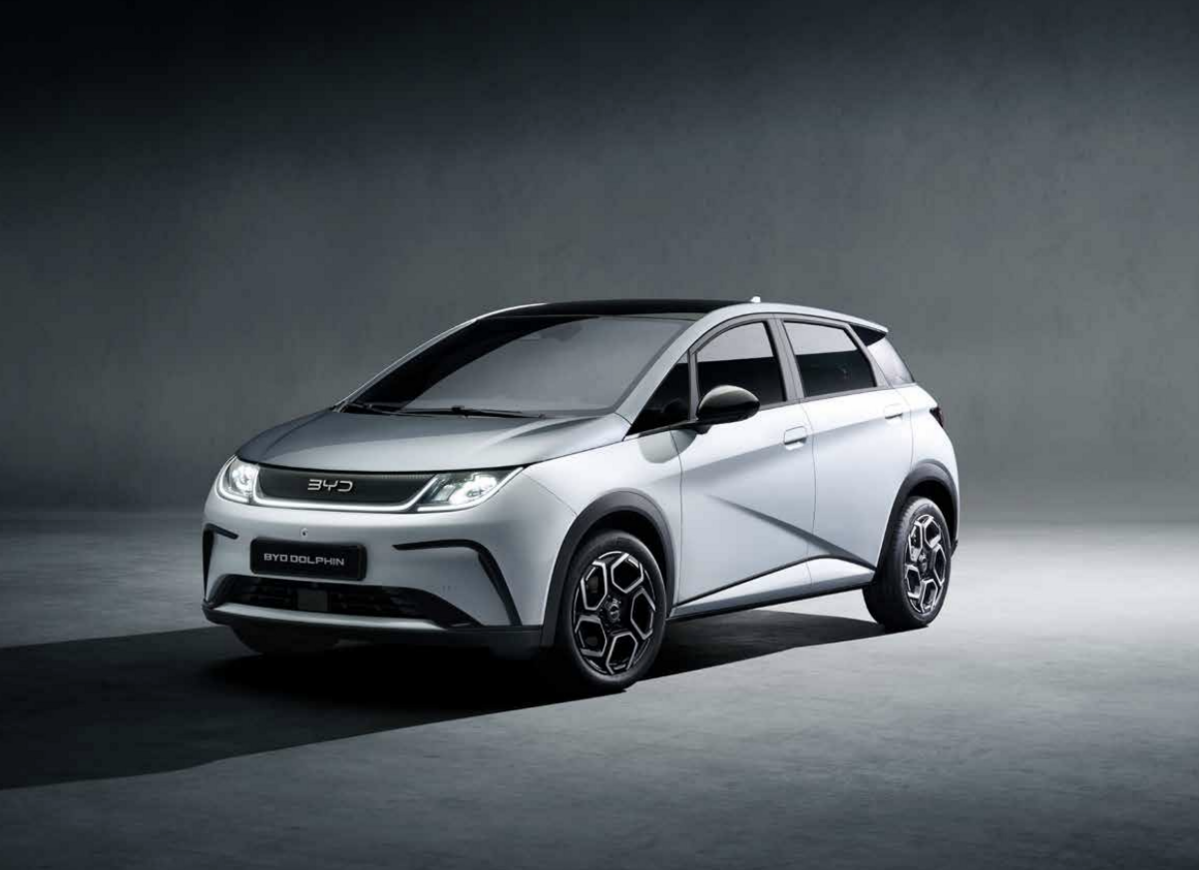 돌고래를 형상화한 디자인의 BYD 돌핀의 기본 가격은 2,450만원. / 이미지 출처: BYD