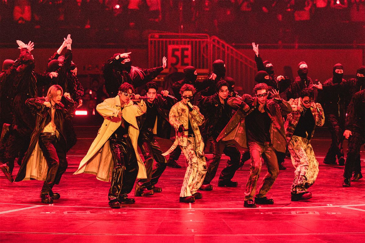 BTS 월드투어 '아리랑' 시카고 공연에서 디젤의 커스텀 룩을 선보인 BTS. / 이미지 출처: 빅히트 뮤직, 디젤
