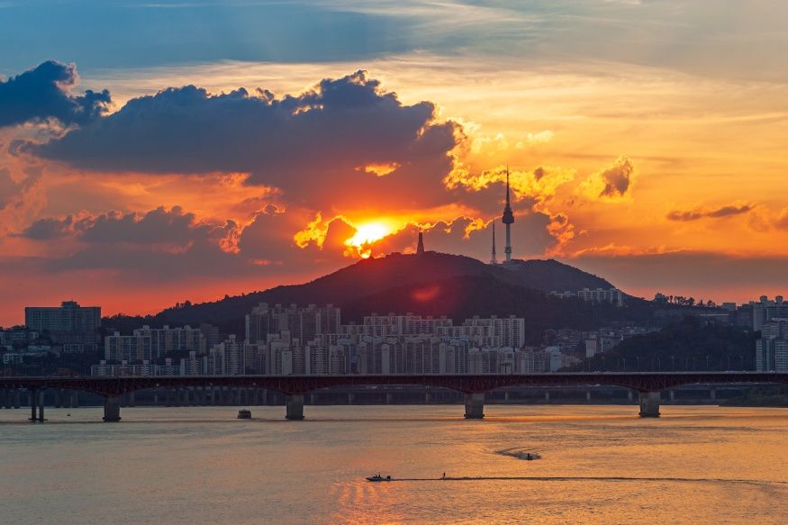 선선한 가을, 노을 질 때 가면 더 좋은 여의도 공원. / 이미지 출처: 서울특별시 미래한강본부 홈페이지 