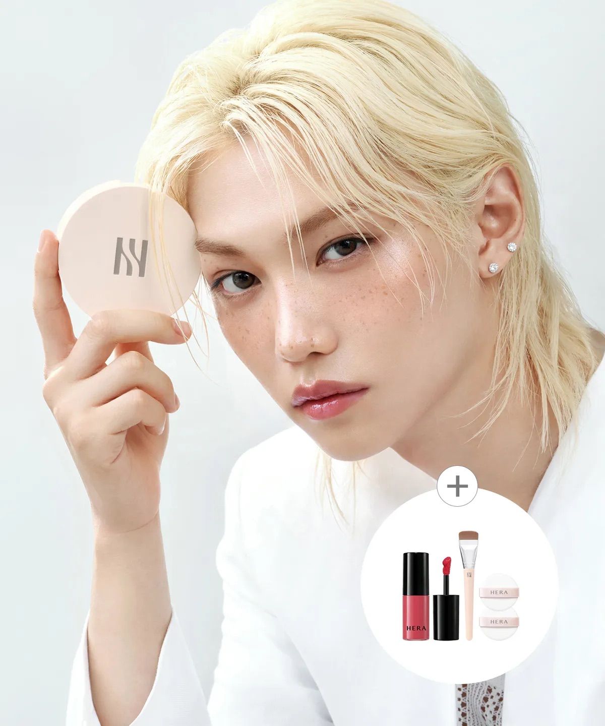 은은한 윤기의 피부 표현을 완성하는 헤라 쿠션. / 이미지 출처: 무신사