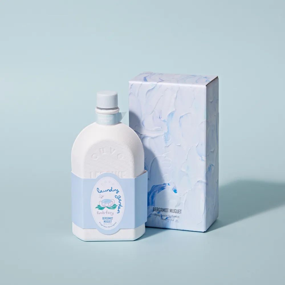 베르가못과 오렌지의 산뜻한 시트러스로 시작해서 자스민과 아니스, 은방울 꽃으로 플로럴 향을 더하고, 머스크와 가이악우드로 마무리되는 섬유유연제. / 이미지 출처: 우브에