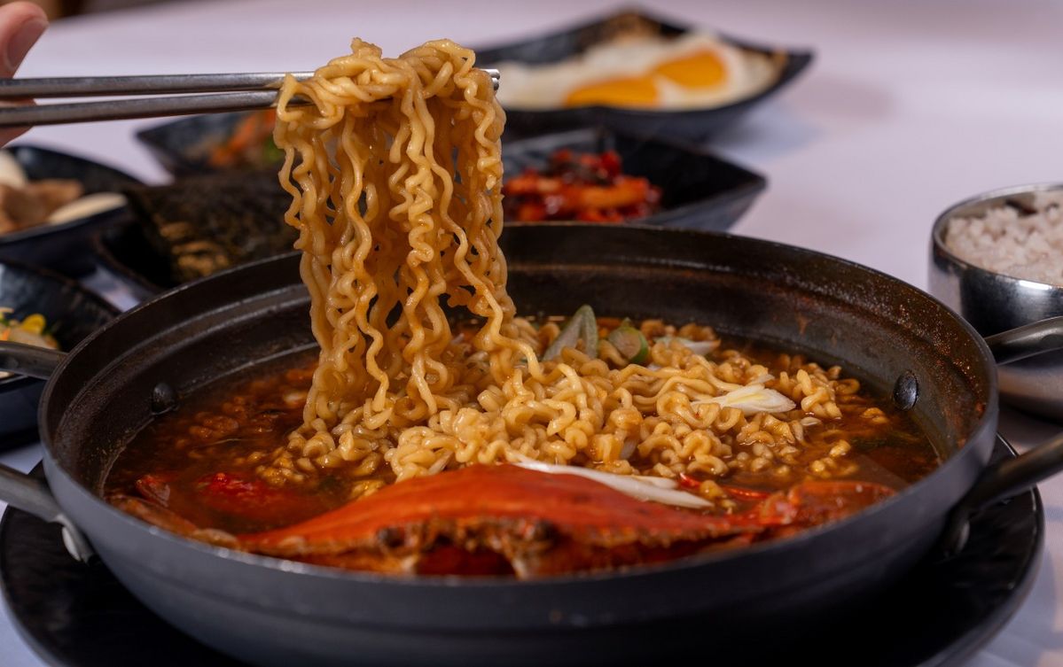 점심에는 하루 30그릇 한정으로 간장게장비빔밥과 꽃게라면을 8천9백 원에 판매. / 이미지 출처: 게좋아 연평도 간장게장 부천중동점