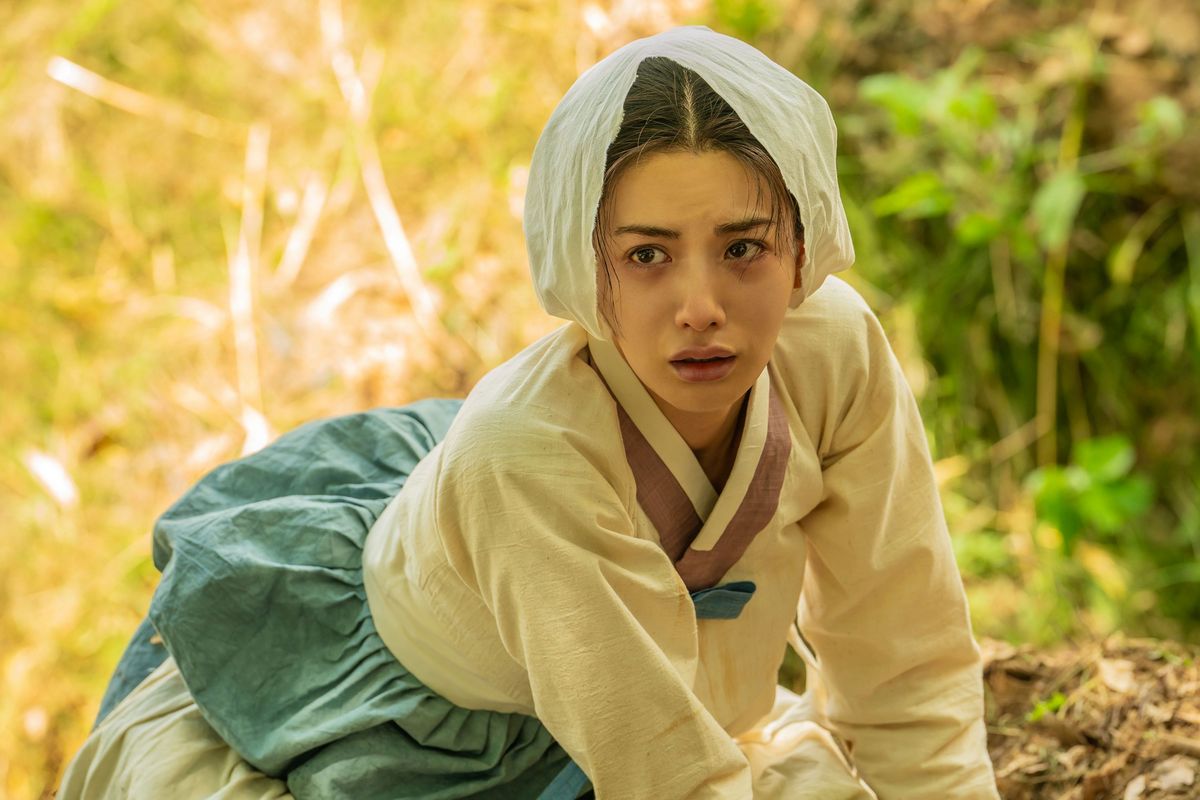 소색으로 표현한 넷플릭스 '스캔들'의 희원. / 이미지 출처: 인스타그램 @netflixkr
