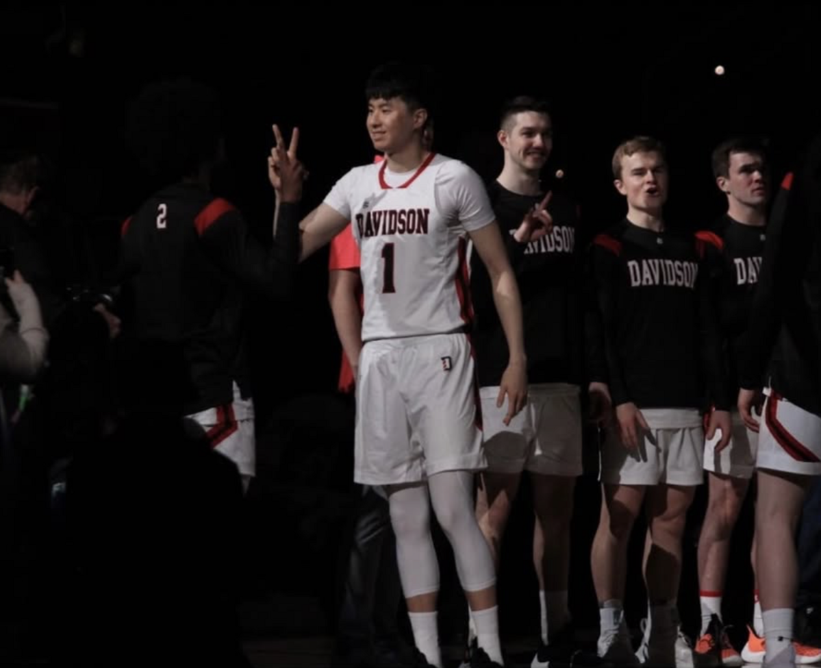 미국의 레전드 농구선수 스테판 커리의 모교인 미국 NCAA 디비전1 데이비슨 칼리지로 진학한 이현중. / 이미지 출처: 이현중 인스타그램 @hylee.1023