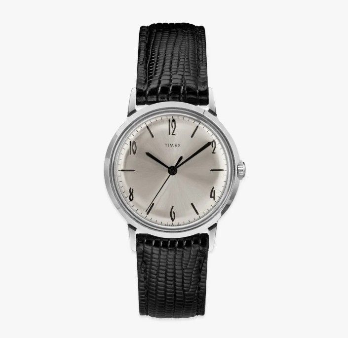 실버 컬러 다이얼과 블랙 레더 스트랩을 조합한 타이맥스 마린 34mm. / 이미지 출처: 타이맥스