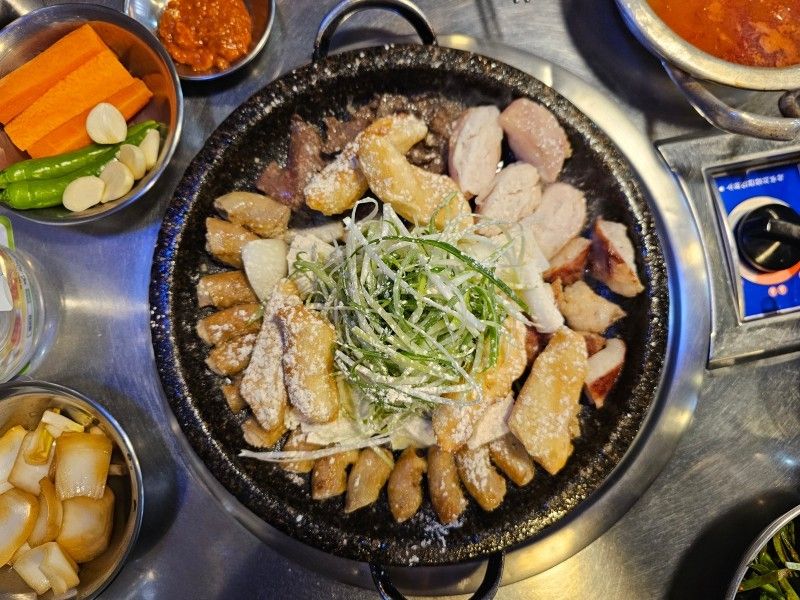 깔끔한 손질과 풍성한 곱이 돋보이는 별곱창의 소곱창구이. / 이미지 출처: 별곱창 공식 인스타그램 @star.gopchang_official
