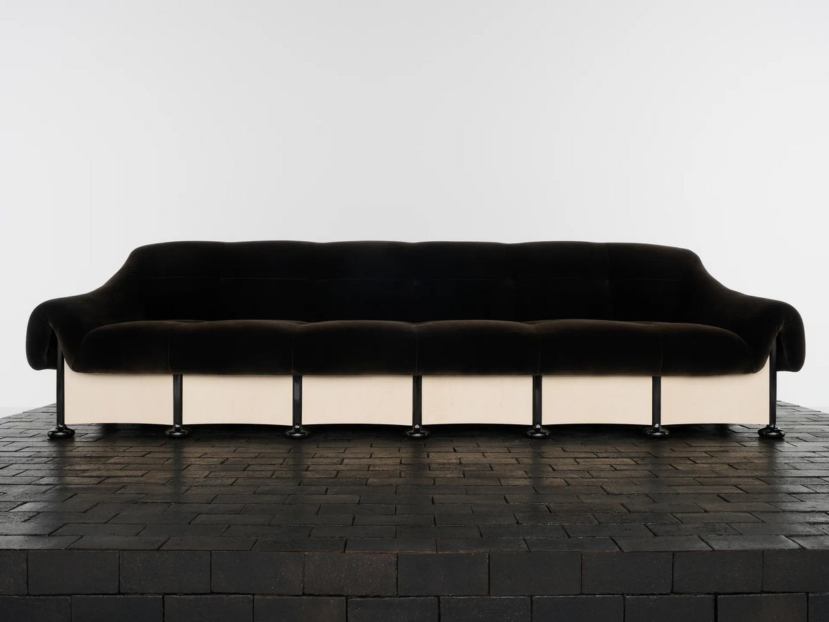 THE UNCOLLECTED SOFA / 이미지 출처: 자라홈