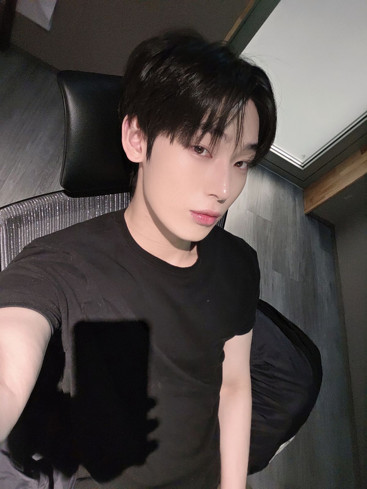시크 + 다크 + 힙 / 이미지 출처: 에스콰이어