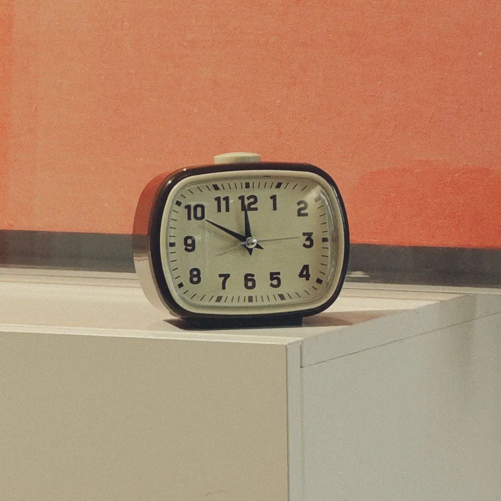 1970년대 빈티지 감성을 담은 더치 브라운 컬러. / 이미지 출처: 29CM