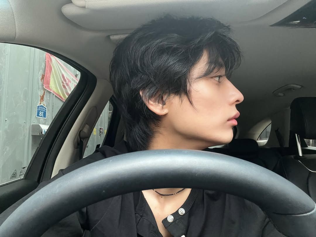 잔잔하고 부드러운 분위기의 모델 김보성. / 이미지 출처: 인스타그램 @imkeem