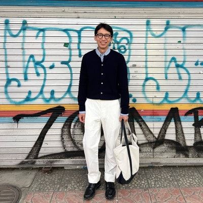 젠틀하고 댄디한 이미지의 봉태규 역시 라운드 니트 가디건을 즐겨 입는 편. / 이미지 출처: 봉태규 인스타그램 @taegyu_bong