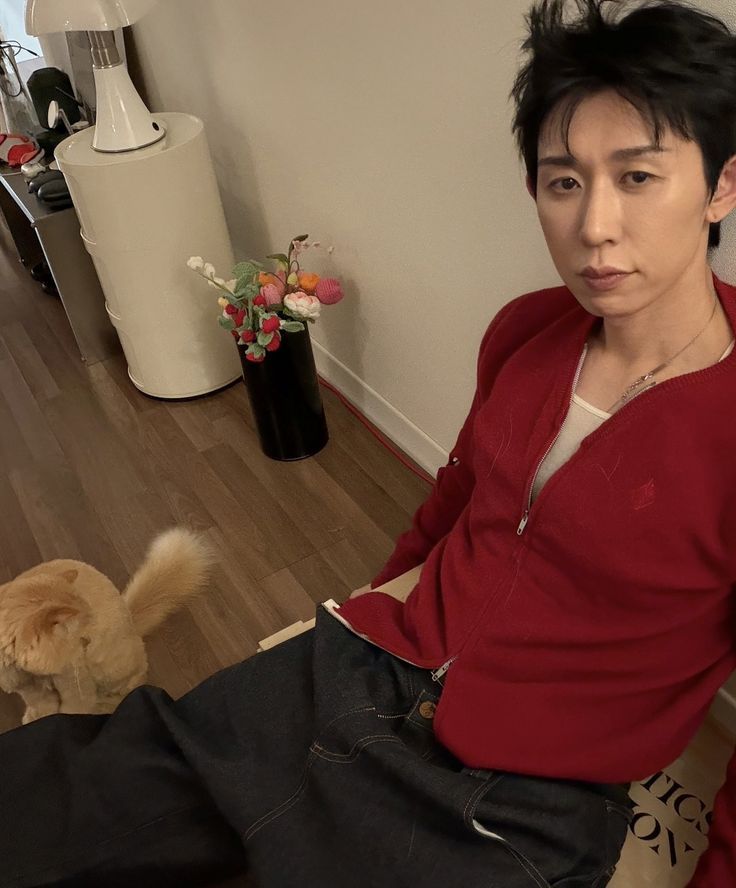 민소매를 레이어드하고, 지퍼를 내리면 겨울에도 여유로운 느낌을 줄 수 있다. / 이미지출처: 코드쿤스트 인스타그램 @code_kunst