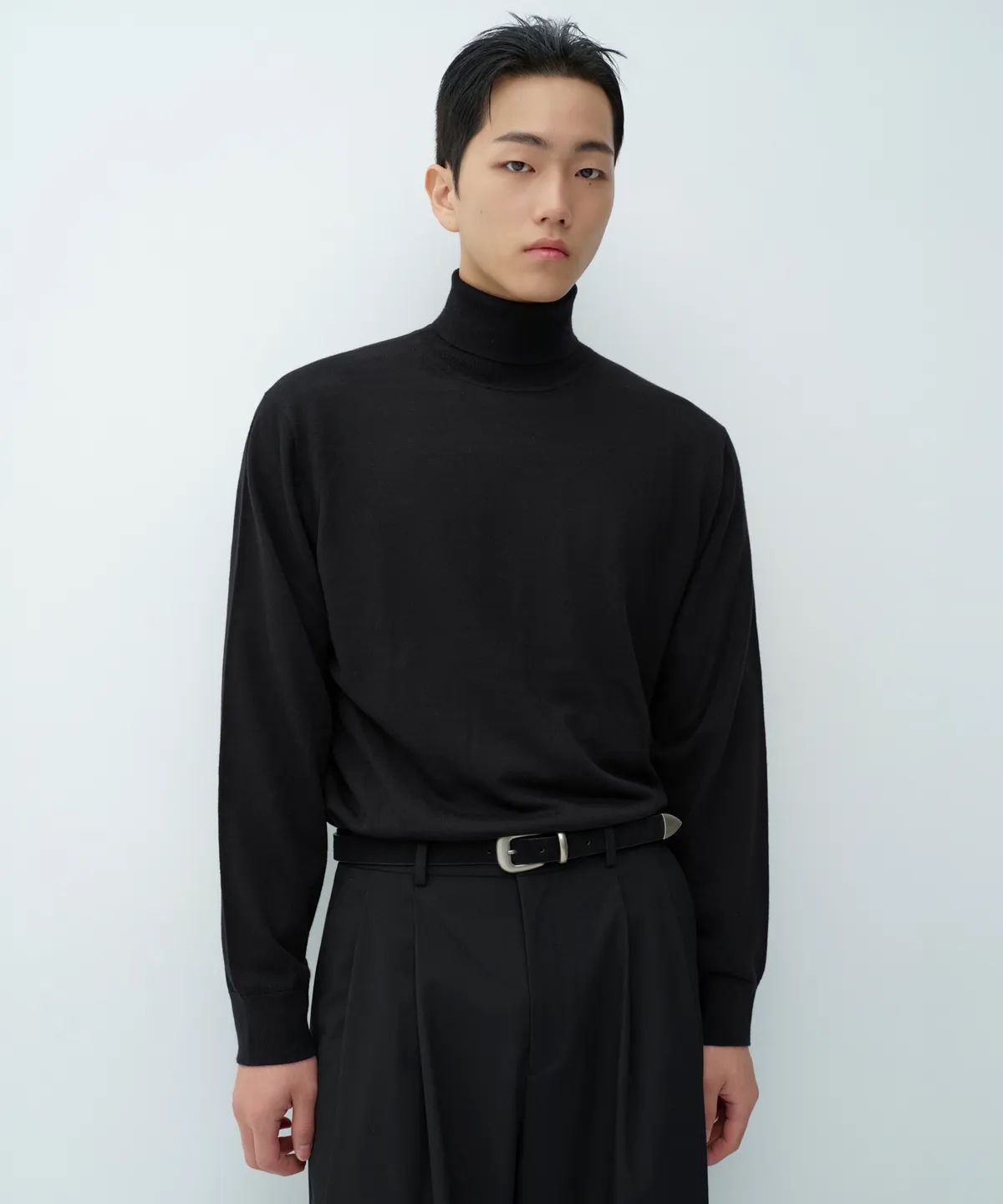메리노 울 파인게이지 터틀 넥 니트