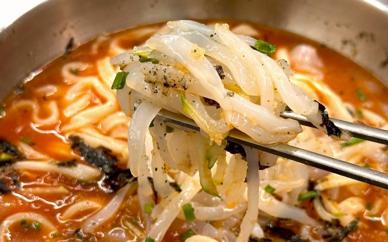 이게 물회야 칼국수야? 