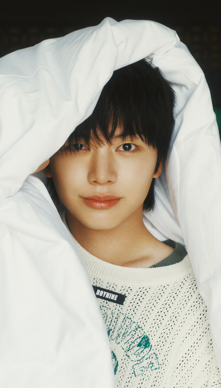 육성재 첫 단독 사진집 'YOOK CAN DO IT' 커버 4종 공개 및 예약 판매